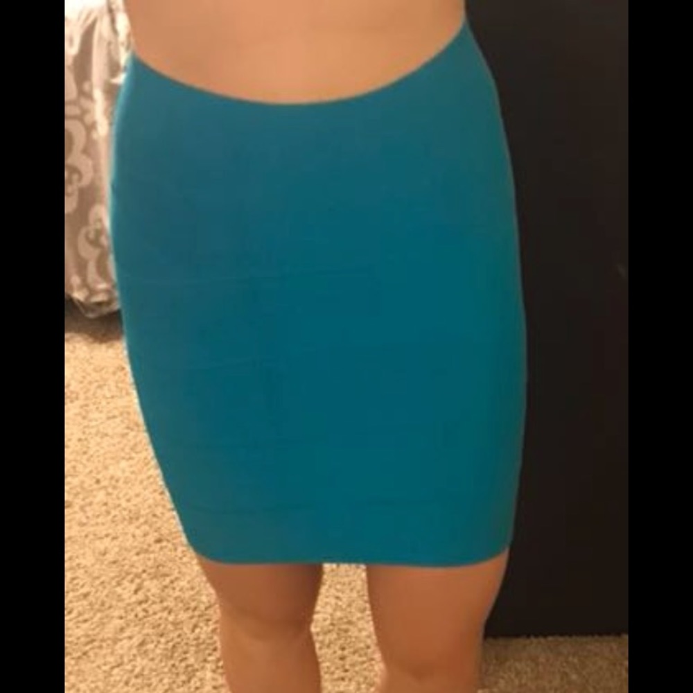 BCBG maxazria mini skirt